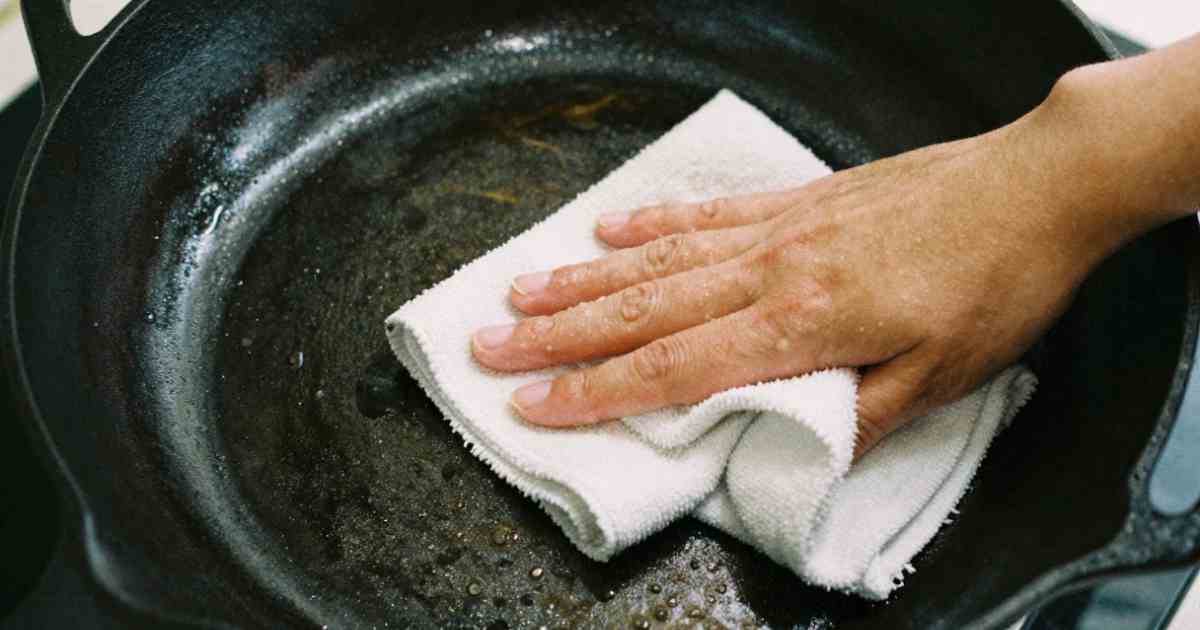 How to Clean Enameled Cast Iron Easy Tips for Sparkling Results